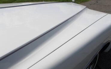 Buick-riviera-1976-white-12