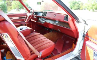 Buick-riviera-1976-white-19