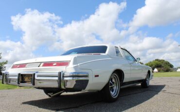 Buick-riviera-1976-white-3