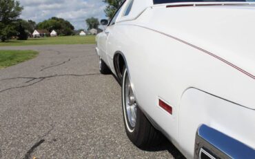 Buick-riviera-1976-white-6