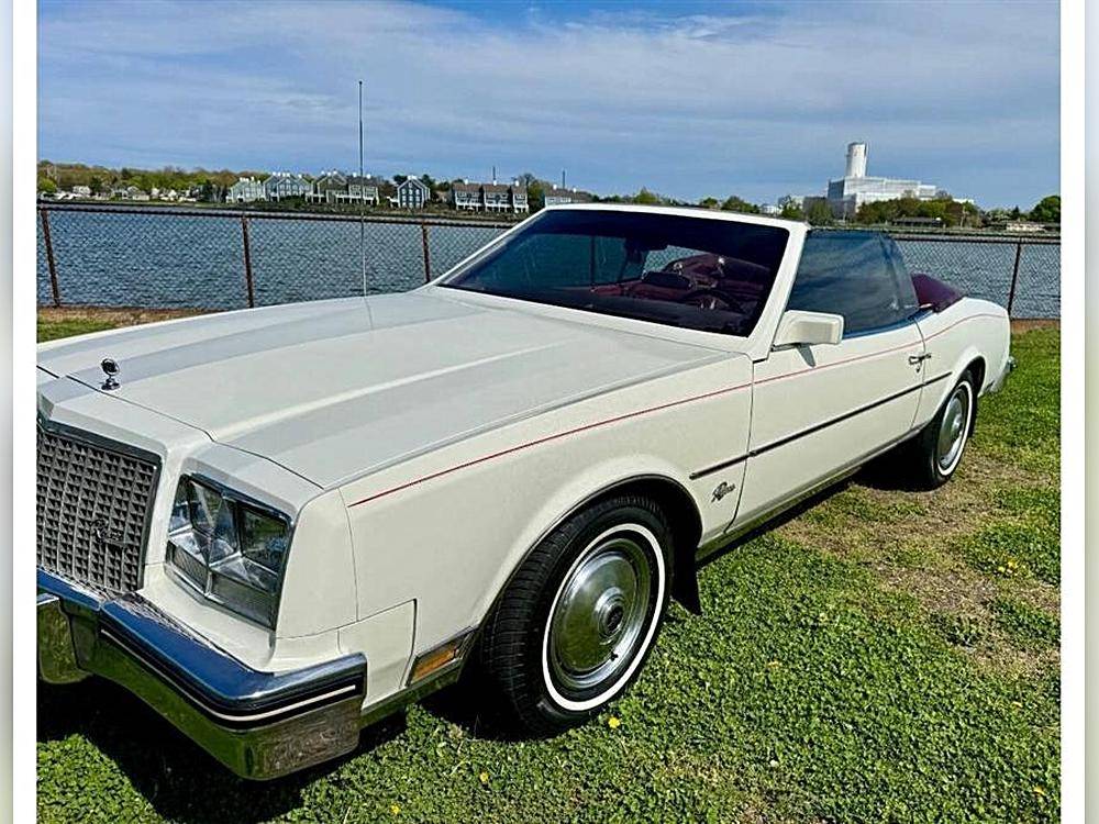 Buick-riviera-1983-white-12