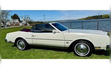 Buick-riviera-1983-white-14