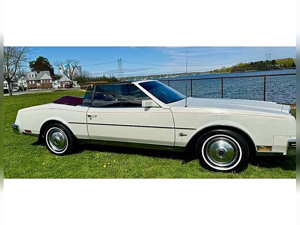 Buick-riviera-1983-white-14