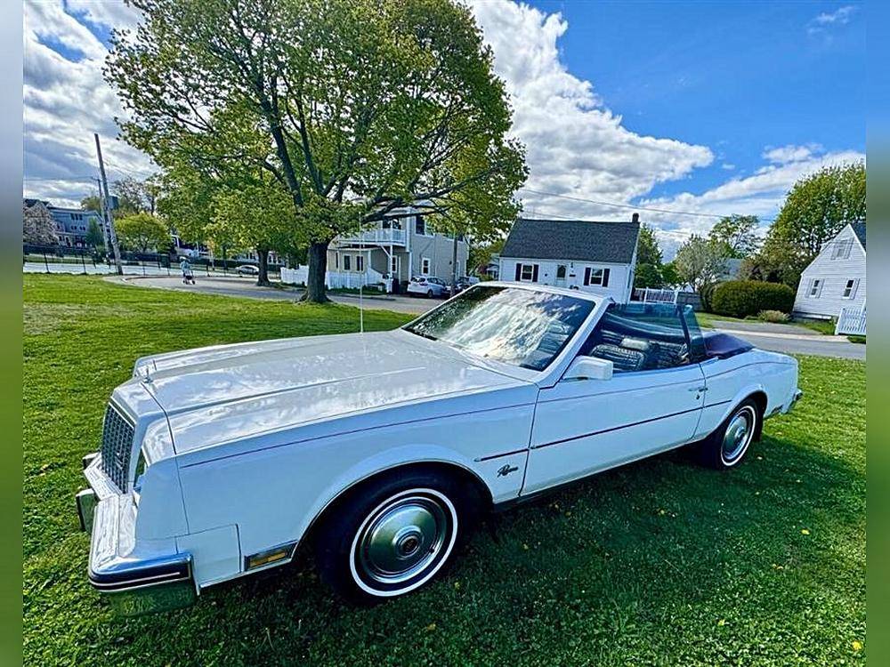 Buick-riviera-1983-white-19