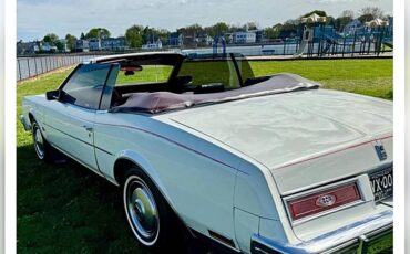 Buick-riviera-1983-white-20