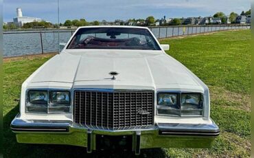 Buick-riviera-1983-white-8