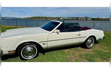 Buick-riviera-1983-white-9