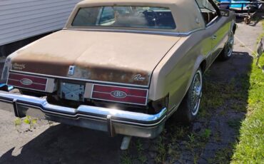 Buick-riviera-1985-3