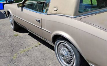 Buick-riviera-1985-4