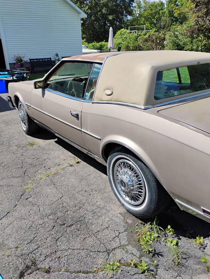 Buick-riviera-1985-4
