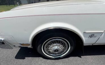 Buick-riviera-1985-white-18