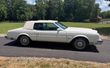 Buick-riviera-1985-white-4