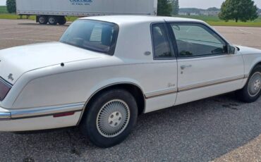 Buick-riviera-1991-white-2