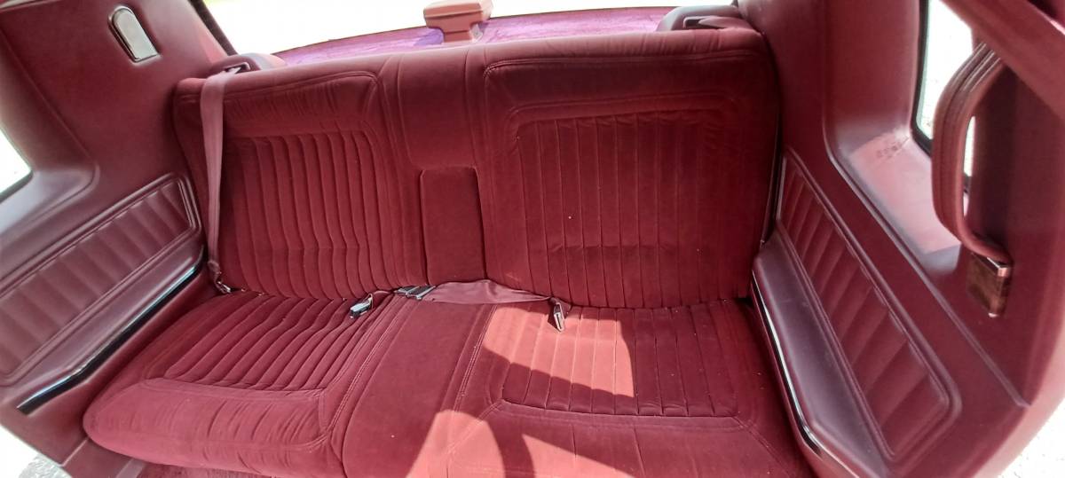 Buick-riviera-1991-white-9