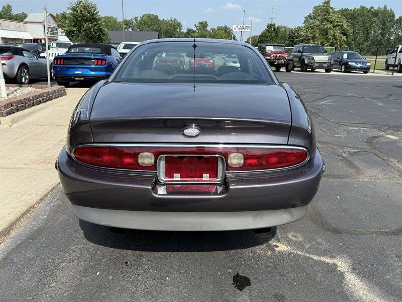 Buick-riviera-1995-4