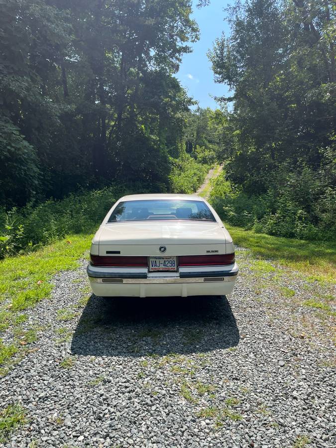 Buick-roadmaster-1992-white-2