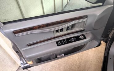 Buick-roadmaster-1995-silver-10