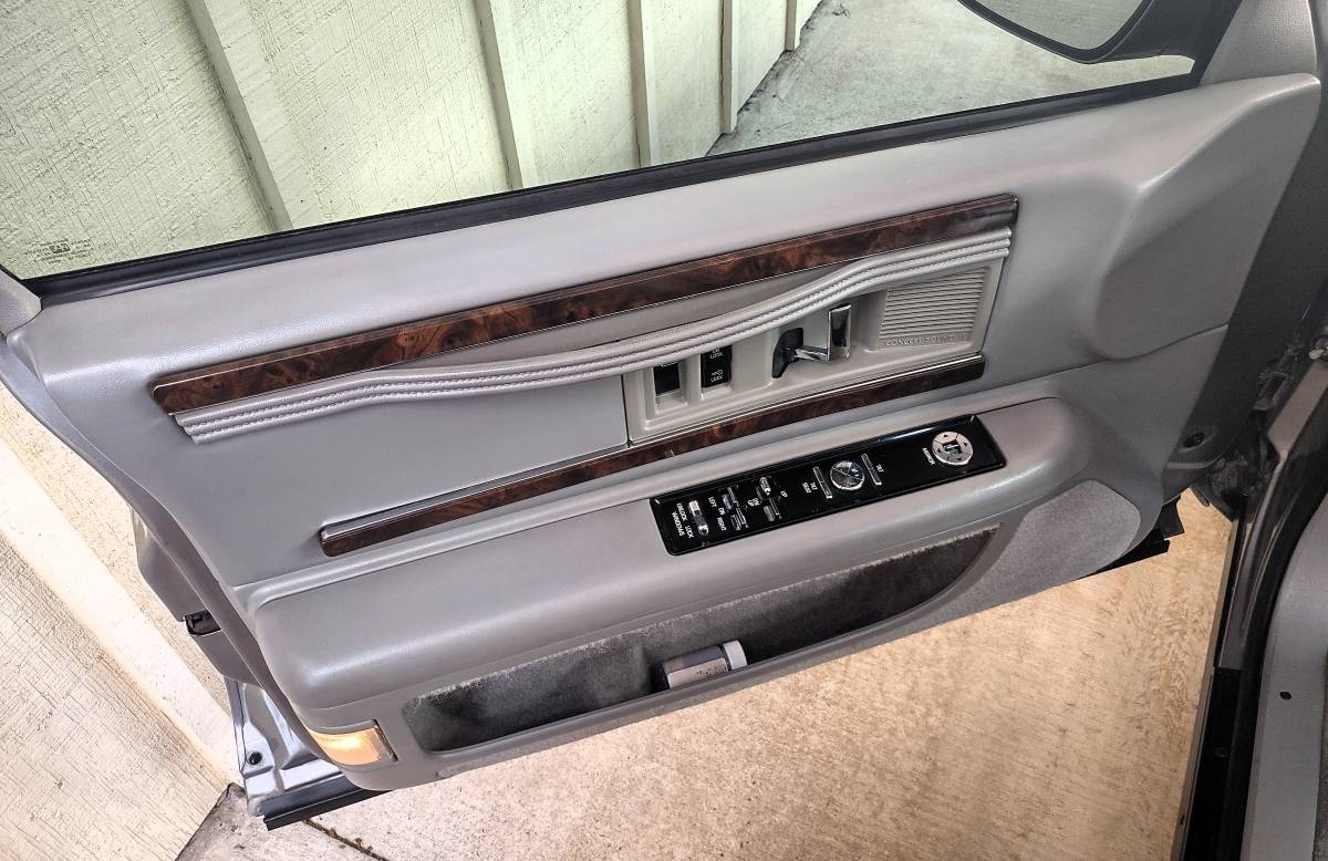 Buick-roadmaster-1995-silver-10