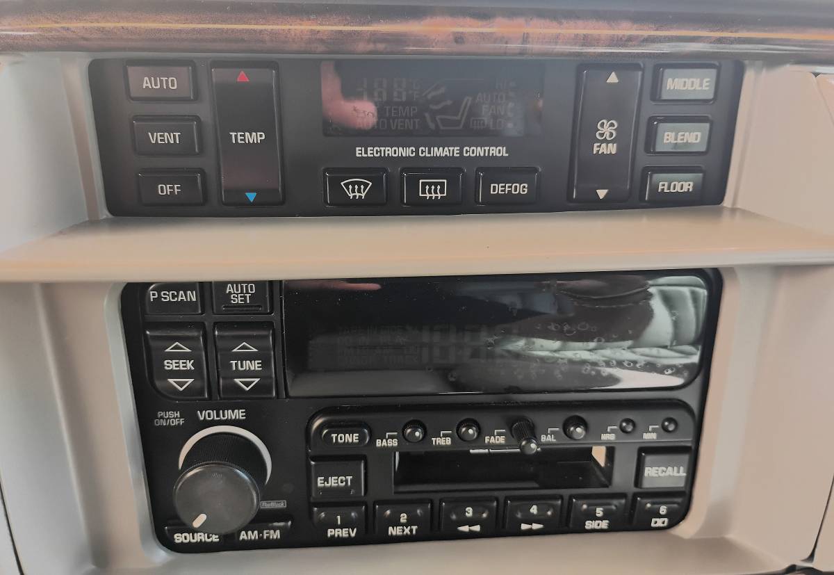 Buick-roadmaster-1995-silver-12