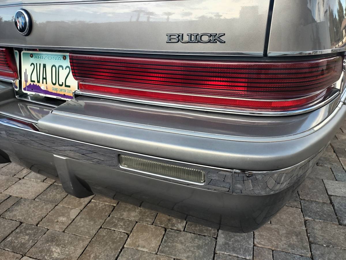 Buick-roadmaster-1995-silver-19