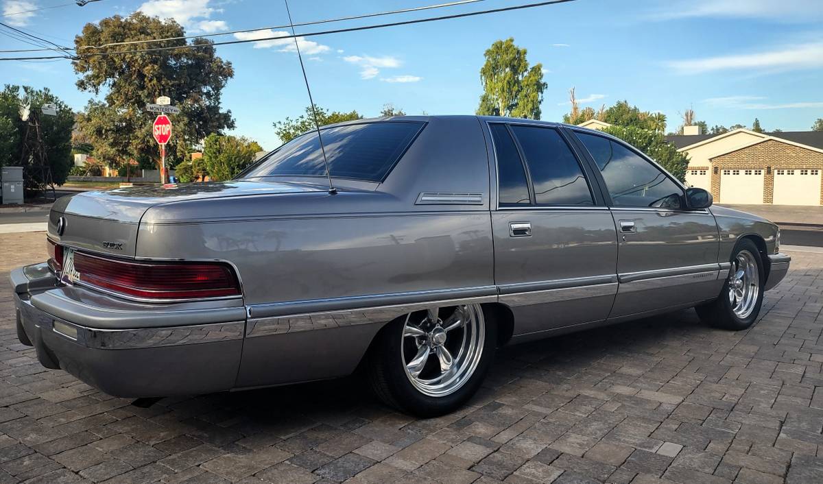 Buick-roadmaster-1995-silver-3