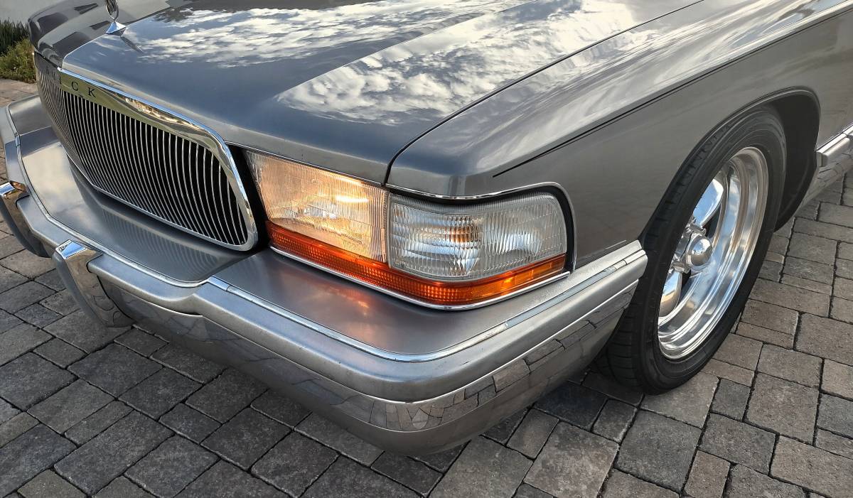 Buick-roadmaster-1995-silver-4
