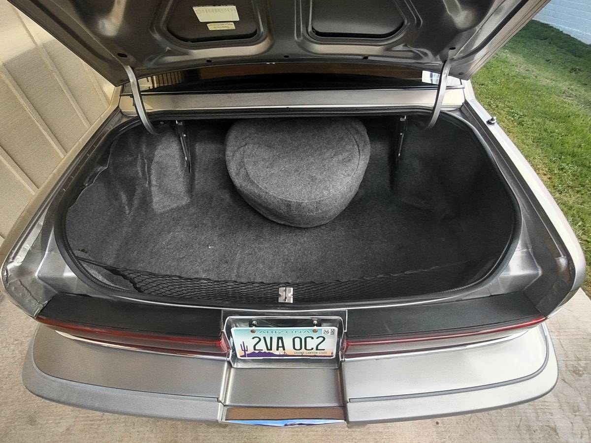 Buick-roadmaster-1995-silver-7