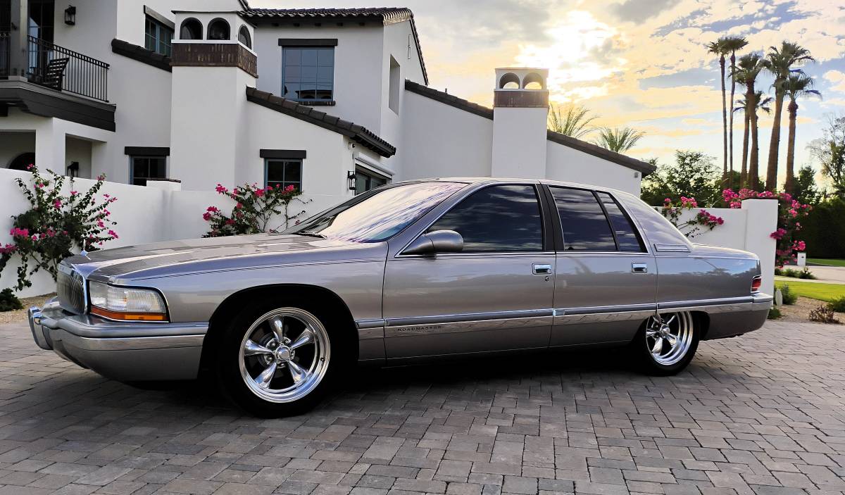 Buick-roadmaster-1995-silver
