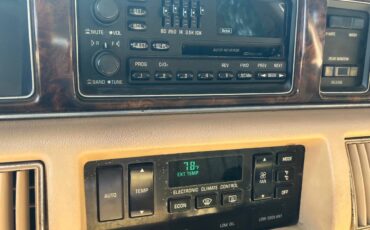 Buick-roadmaster-estate-wagon-1992-brown-15
