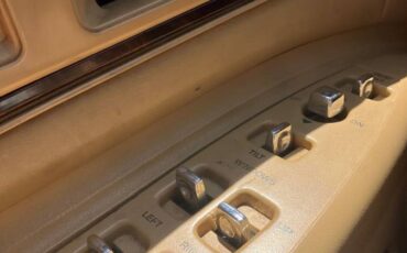 Buick-roadmaster-estate-wagon-1992-brown-16