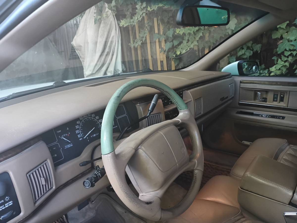 Buick-roadmaster-estate-wagon-1994-white-8
