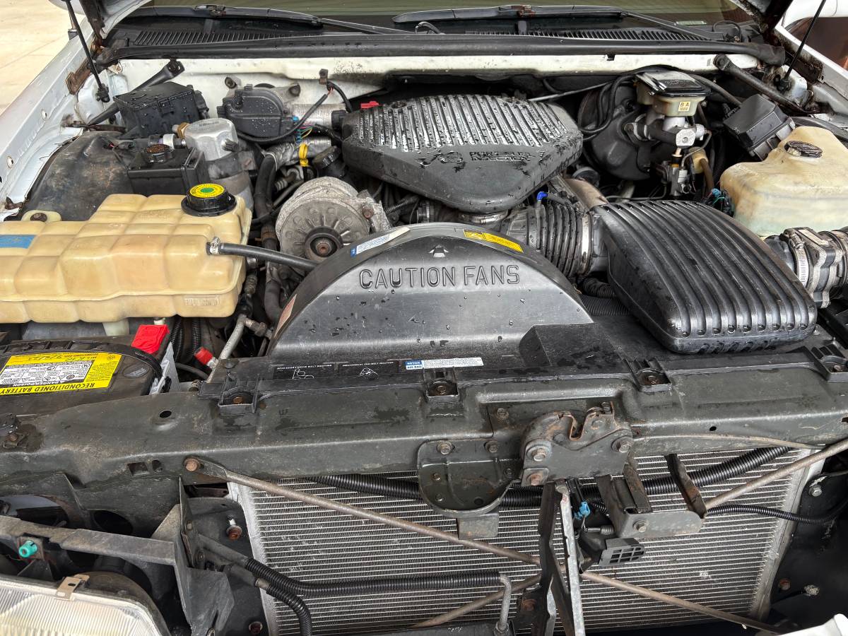 Buick-roadmaster-estate-wagon-1995-white-4