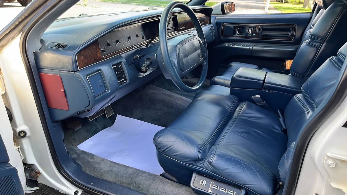 Buick-roadmaster-limited-1992-white-1