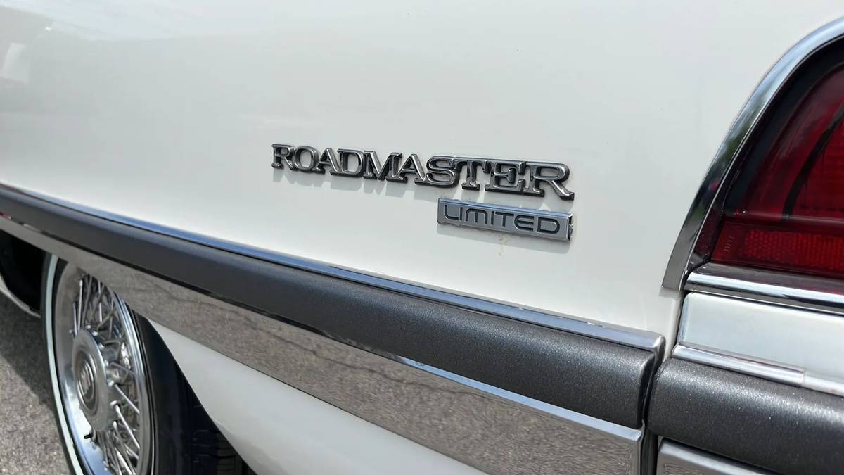 Buick-roadmaster-limited-1992-white-10