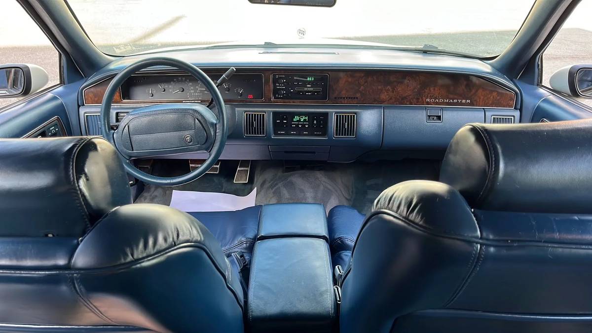 Buick-roadmaster-limited-1992-white-17