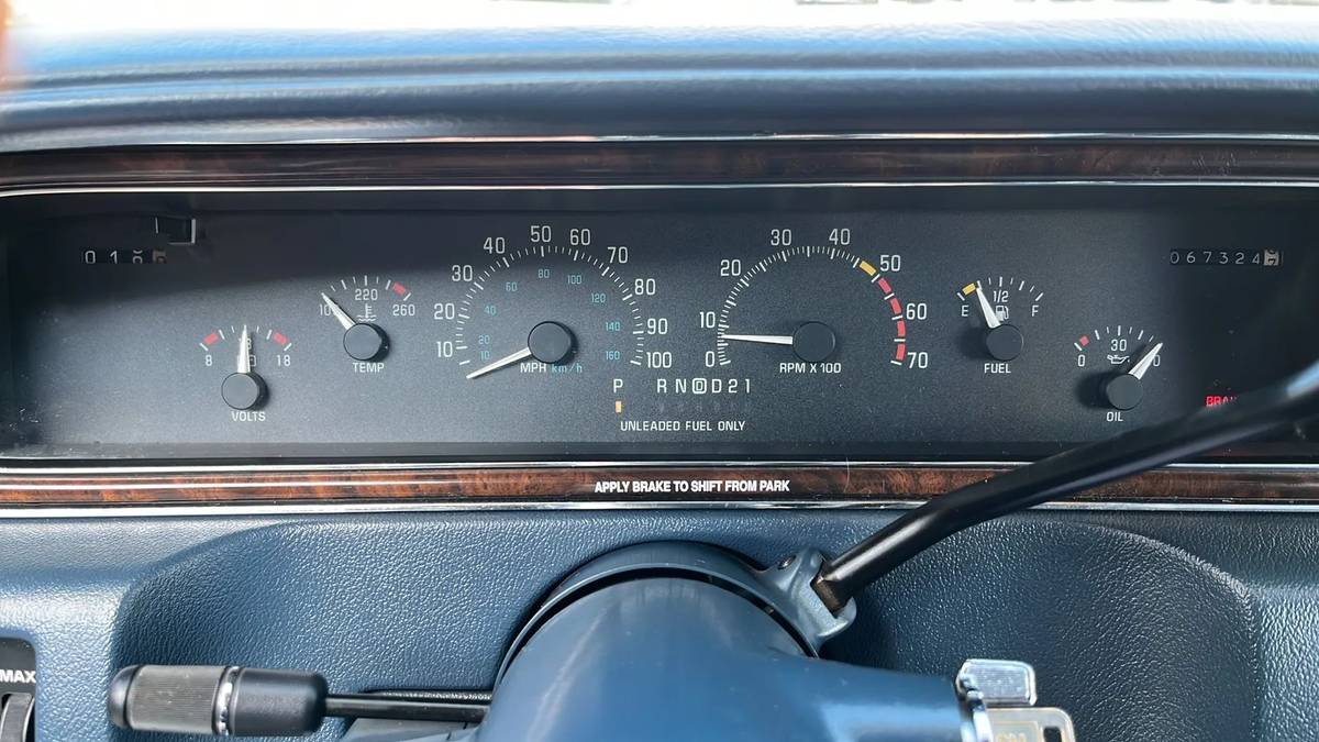 Buick-roadmaster-limited-1992-white-18