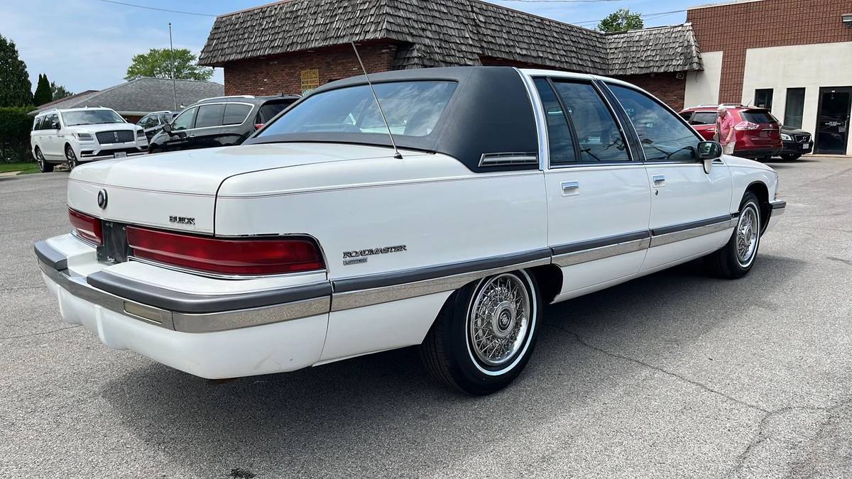 Buick-roadmaster-limited-1992-white-7