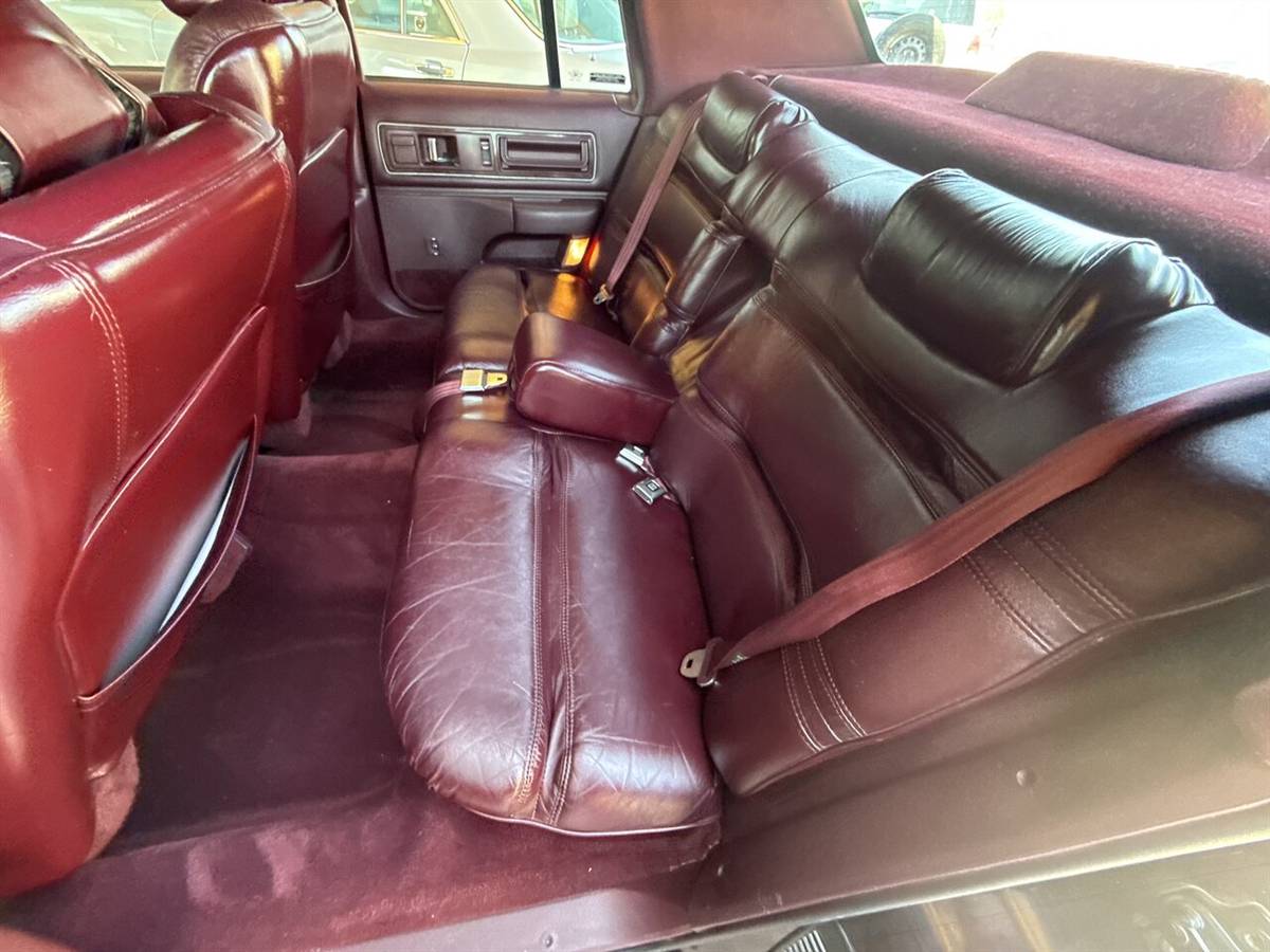 Buick-roadmaster-limited-1993-custom-16