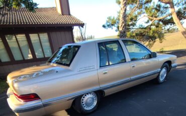 Buick-roadmaster-limited-1995