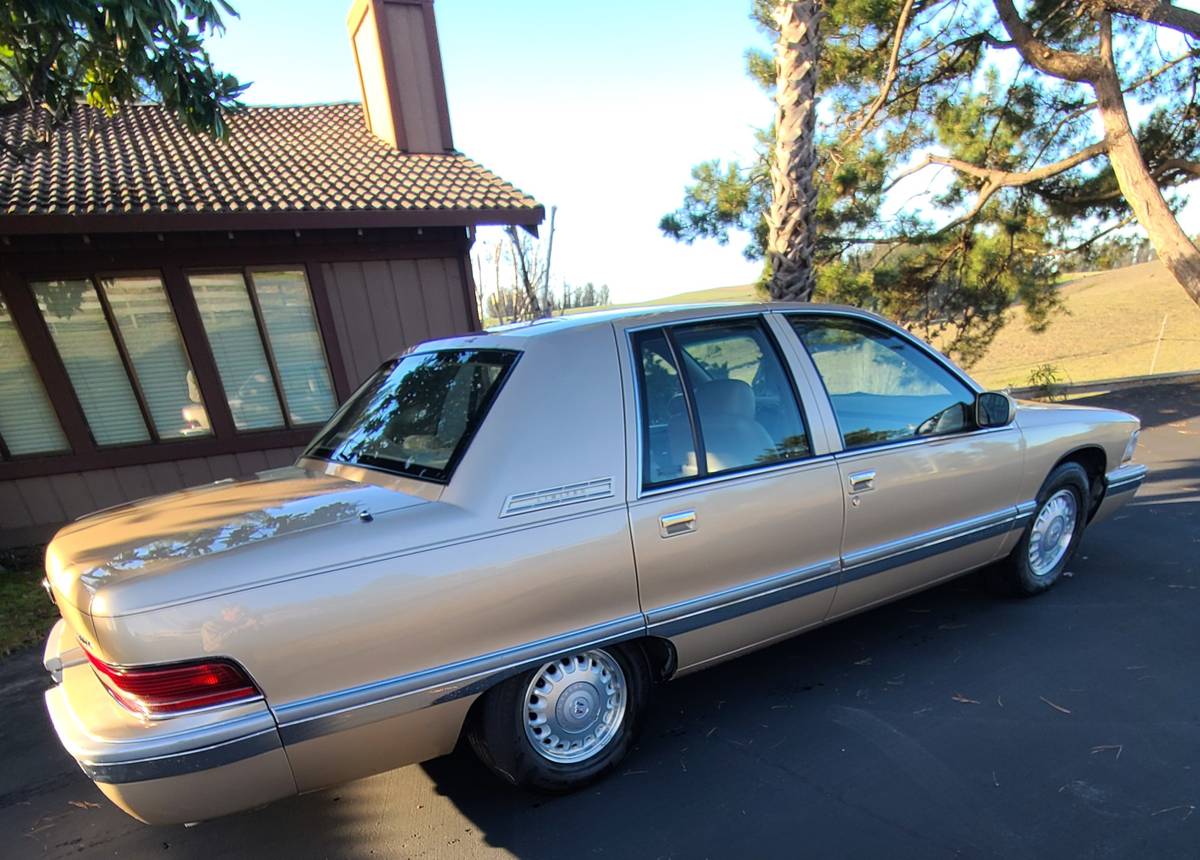 Buick-roadmaster-limited-1995