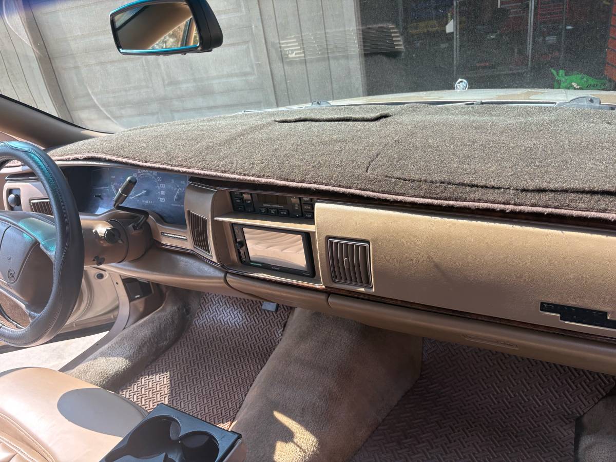 Buick-roadmaster-station-wagon-1995-4