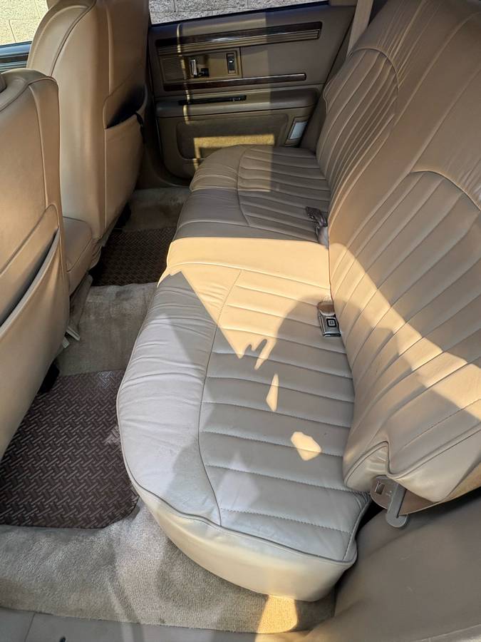 Buick-roadmaster-station-wagon-1995-7