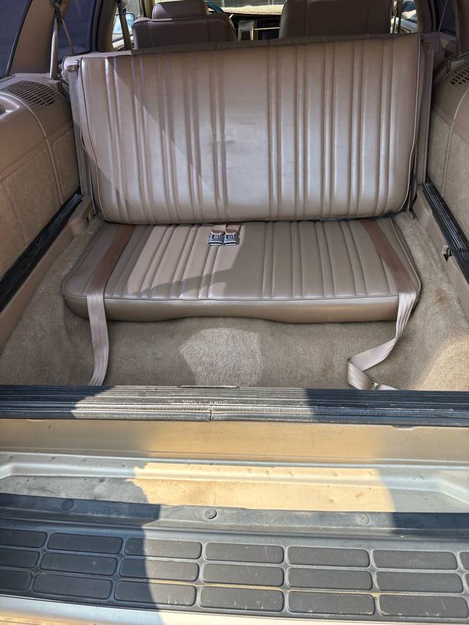 Buick-roadmaster-station-wagon-1995-9