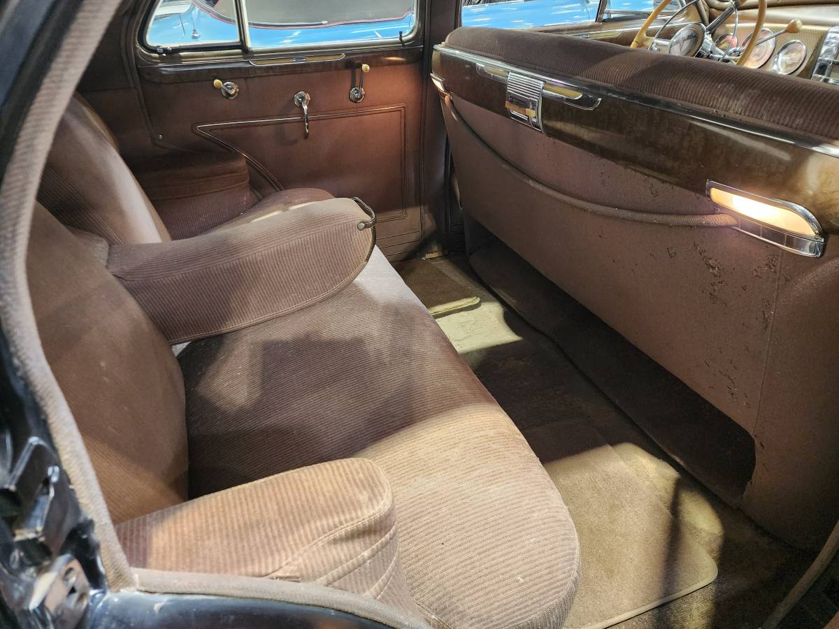 Buick-sedan-1941-black-4