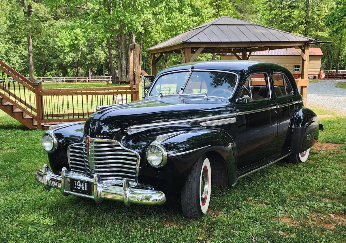 Buick-sedan-1941-black-8
