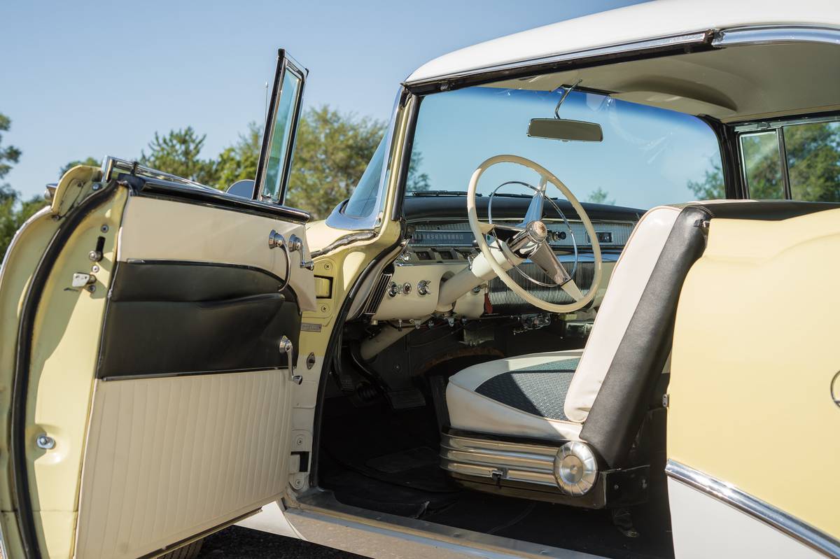 Buick-super-1956-7