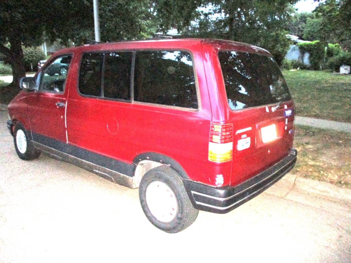 Burgandy-ford-aerostar-xlt-1994-purple-5