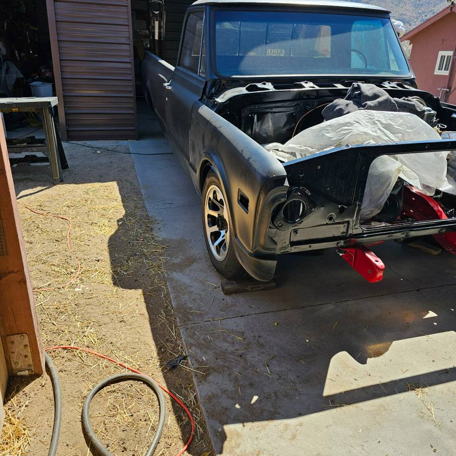 C10-chevy-1969-black-12