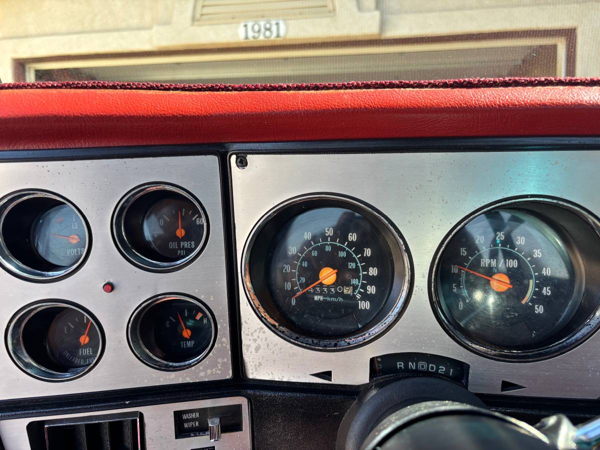 C10-chevy-1979-black-11