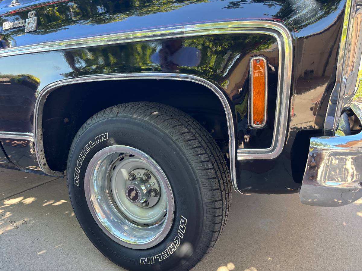 C10-chevy-1979-black-5
